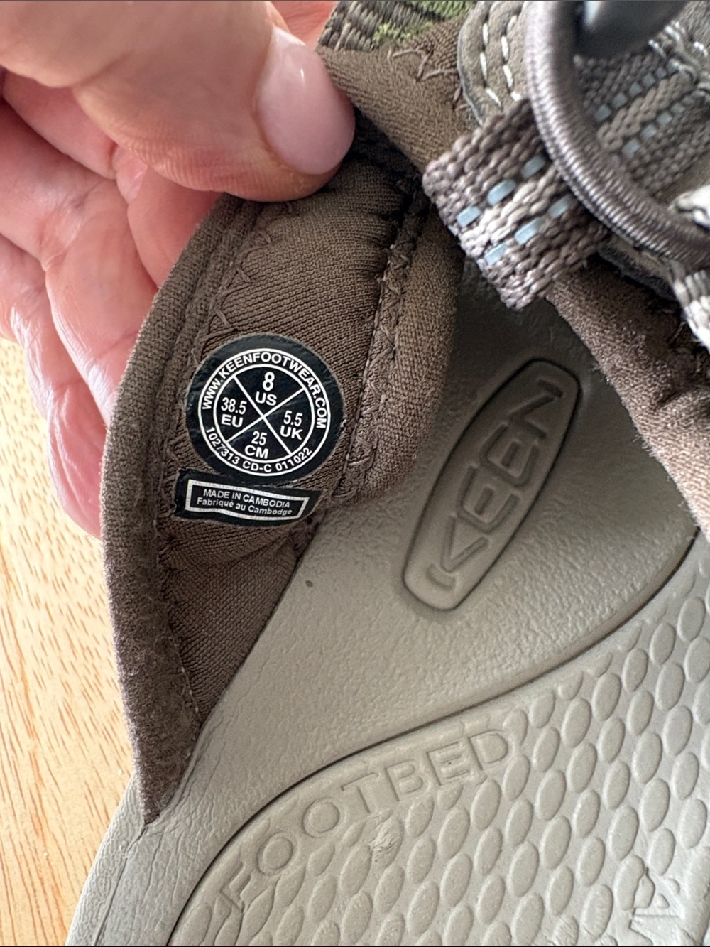 Keen Women’s Brown and Gray Slip-On Hiking Sandals - Picture 8 of 9